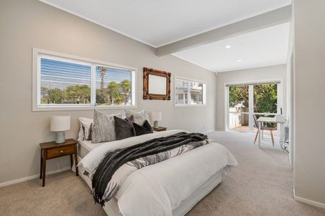 Photo of property in 21 Korotaha Terrace, Rothesay Bay, Auckland, 0630