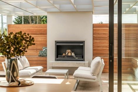 Photo of property in 43 Paekakariki Hill Road, Pauatahanui, Porirua, 5381