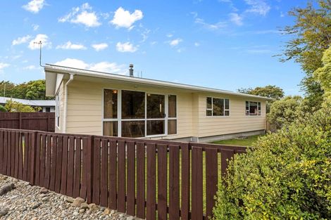 Photo of property in 24 Cecil Place, Cloverlea, Palmerston North, 4412