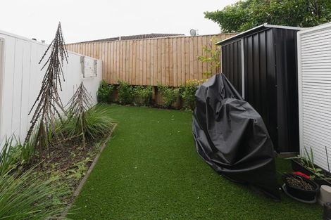 Photo of property in 10/59 Neil Avenue, Te Atatu Peninsula, Auckland, 0610