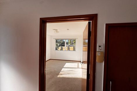 Photo of property in 75 Avonleigh Road, Green Bay, Auckland, 0604