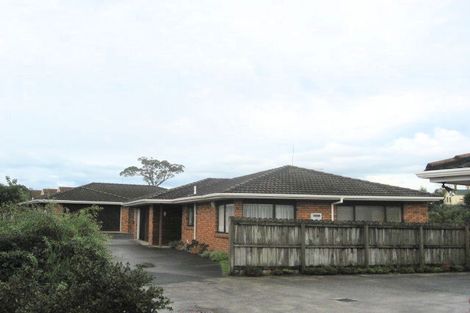 Photo of property in 2/87 Aviemore Drive, Highland Park, Auckland, 2010