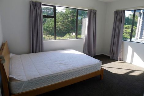 Photo of property in 2b Observatory Close, Whitby, Porirua, 5024