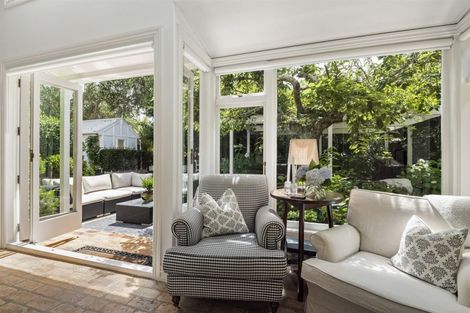 Photo of property in 49b Roland Road, Greenhithe, Auckland, 0632