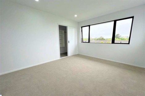 Photo of property in 35 Eileen Newey Place, Henderson, Auckland, 0612