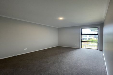 Photo of property in 74 Papatupu Way, Kumeu, 0810
