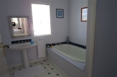 Photo of property in 2/59 Aramoana Avenue, Devonport, Auckland, 0624