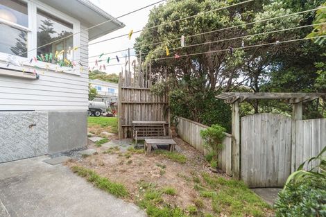 Photo of property in 3 Foyle Street, Island Bay, Wellington, 6023