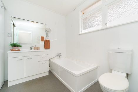 Photo of property in 65 Wikiriwhi Crescent, Awapuni, Palmerston North, 4412