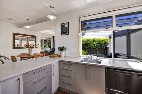 Photo of property in 11 George Street, Lower Vogeltown, New Plymouth, 4310