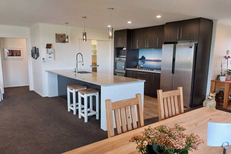 Photo of property in 10 Sophora Place, Papamoa Beach, Papamoa, 3118