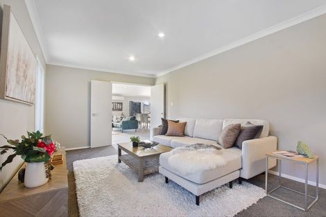 Photo of property in 543 Scenic Drive, Waiatarua, Auckland, 0612