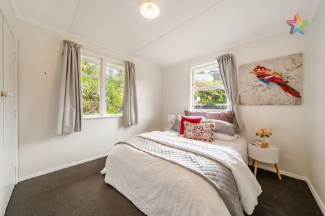 Photo of property in 20 Walnut Way, Maungaraki, Lower Hutt, 5010