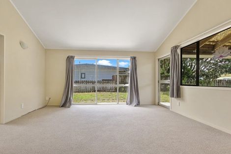 Photo of property in 1 Cordyline Road, Port Waikato, Tuakau, 2695