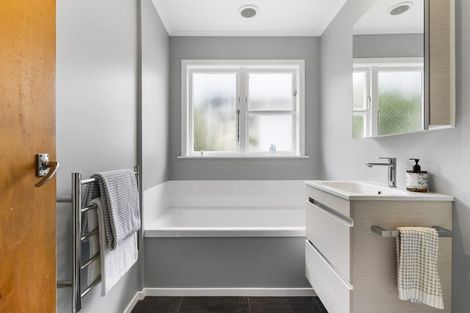 Photo of property in 4 Arapiko Street, Johnsonville, Wellington, 6037