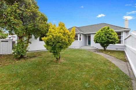 Photo of property in 25 Athlone Crescent, Boulcott, Lower Hutt, 5011