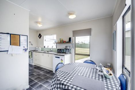 Photo of property in 338 Flaxmere Avenue, Flaxmere, Hastings, 4120