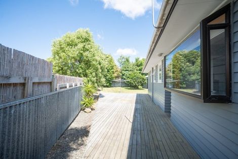 Photo of property in 88 Wikiriwhi Crescent, Awapuni, Palmerston North, 4412