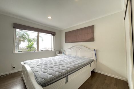 Photo of property in 30 Venus Place, Half Moon Bay, Auckland, 2012