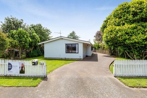 Photo of property in 242 Waihi Road, Hawera, 4610