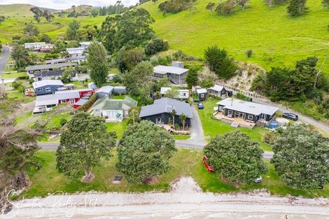 Photo of property in 6 The Strand, Whakapirau, Maungaturoto, 0583