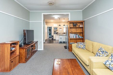 Photo of property in 74 Portal Street, Durie Hill, Whanganui, 4500