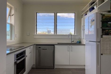 Photo of property in 75 Mount Smart Road, Onehunga, Auckland, 1061
