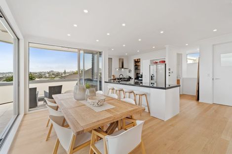 Photo of property in 33a Churchill Road, Murrays Bay, Auckland, 0630