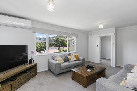 Photo of property in 95 Kenmore Street, Newlands, Wellington, 6037