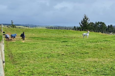 Photo of property in 10a Higham Road, South Head, 0874