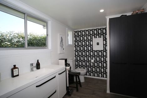 Photo of property in 393 Lawn Road, Clive, Hastings, 4180