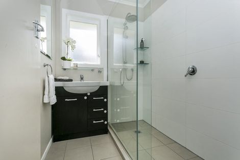 Photo of property in 2/13 Manuka Road, Bayview, Auckland, 0629