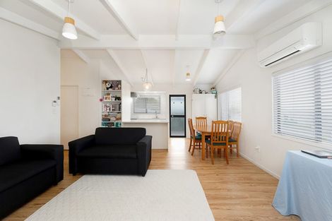 Photo of property in 30a Leo Street, Glen Eden, Auckland, 0602