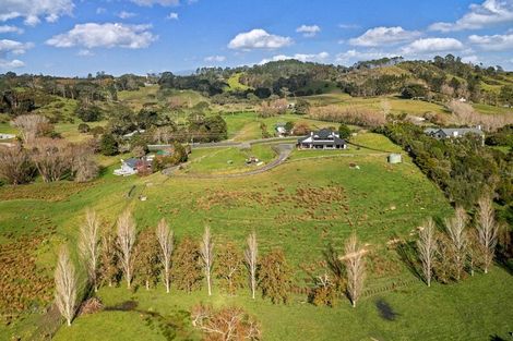 Photo of property in 384 Pine Valley Road, Dairy Flat, Silverdale, 0992