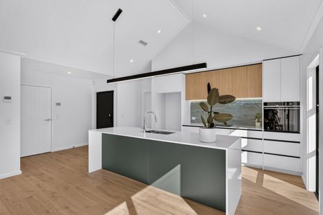 Photo of property in 8 Annie Aranui Drive, Poraiti, 4182