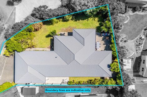 Photo of property in 22 Leanne Way, Waikanae Beach, Waikanae, 5036