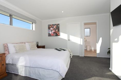 Photo of property in 12 George Street, Bulls, 4818