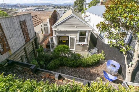 Photo of property in 17 Upper Bourke Street, Kilbirnie, Wellington, 6022