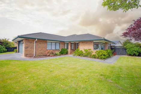 Photo of property in 18 Fendalton Drive, Rototuna, Hamilton, 3210
