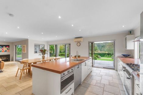 Photo of property in 37 Hardens Lane, Paremoremo, Auckland, 0632