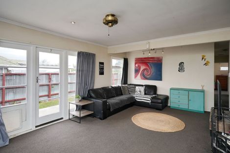 Photo of property in 11 Esk Place, Aranui, Christchurch, 8061