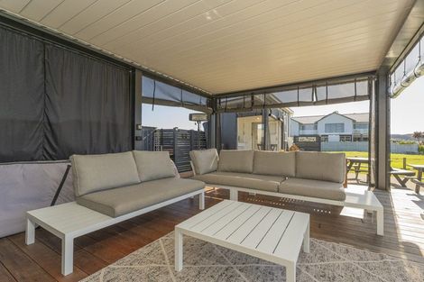 Photo of property in 14 Mermaid Place, Whitianga, 3510