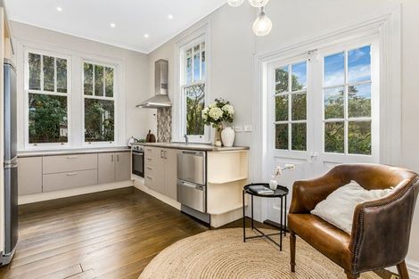 Photo of property in 2 Castlemaine Close, Karori, Wellington, 6012