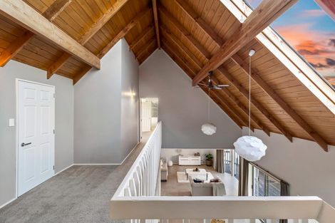 Photo of property in 7 Kerlin Crescent, West Harbour, Auckland, 0618