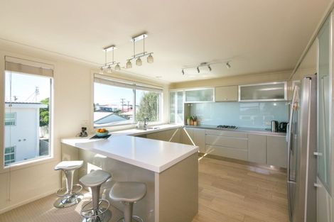 Photo of property in 22a Belt Road, Moturoa, New Plymouth, 4310