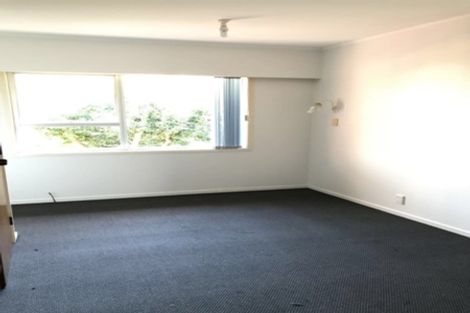 Photo of property in 15 Barlow Place, Chatswood, Auckland, 0626