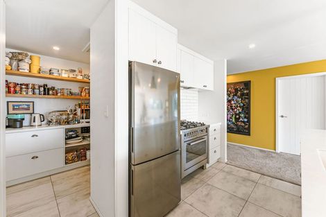 Photo of property in 16 Sutherland Avenue, Mount Maunganui, 3116