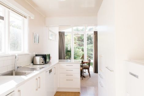 Photo of property in 31 Dowse Drive, Maungaraki, Lower Hutt, 5010