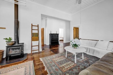 Photo of property in 207 Egmont Street, Patea, 4520