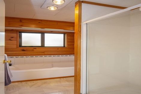 Photo of property in 4a Foxfield Lane, Westmorland, Christchurch, 8025